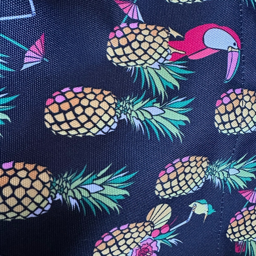 Vera Bradley Disney L Toucan Party Tote Bag NWT - Picture 8 of 11